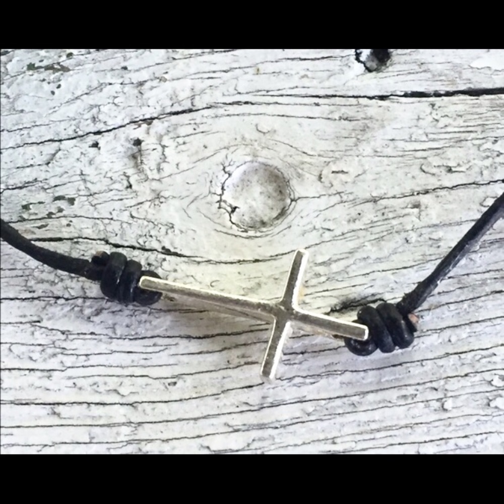 Sterling silver Cross bracelet - Picture 2 of 3